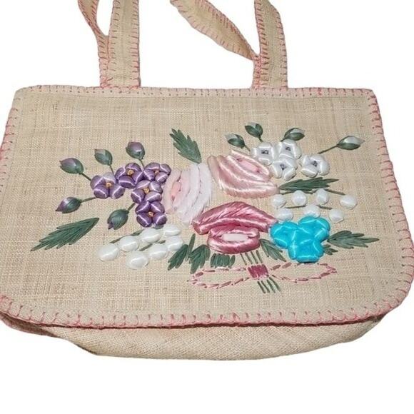Vintage Straw Embroidered Fruit Tote - Picture 2 of 7